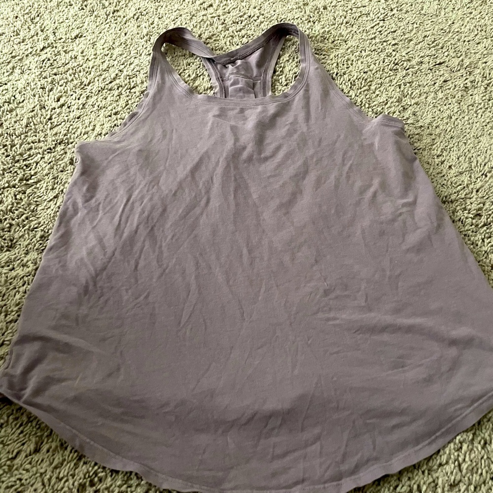 Lululemon tank loose fitting